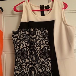 Worthington Black Na White blouse